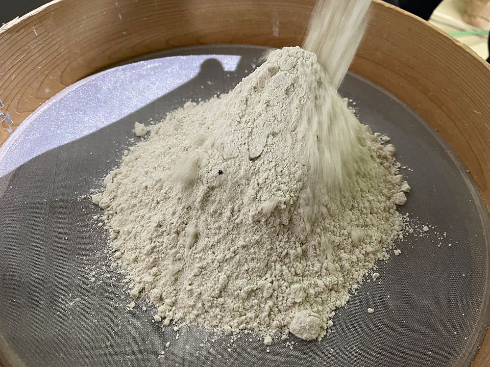 電動石臼製粉機