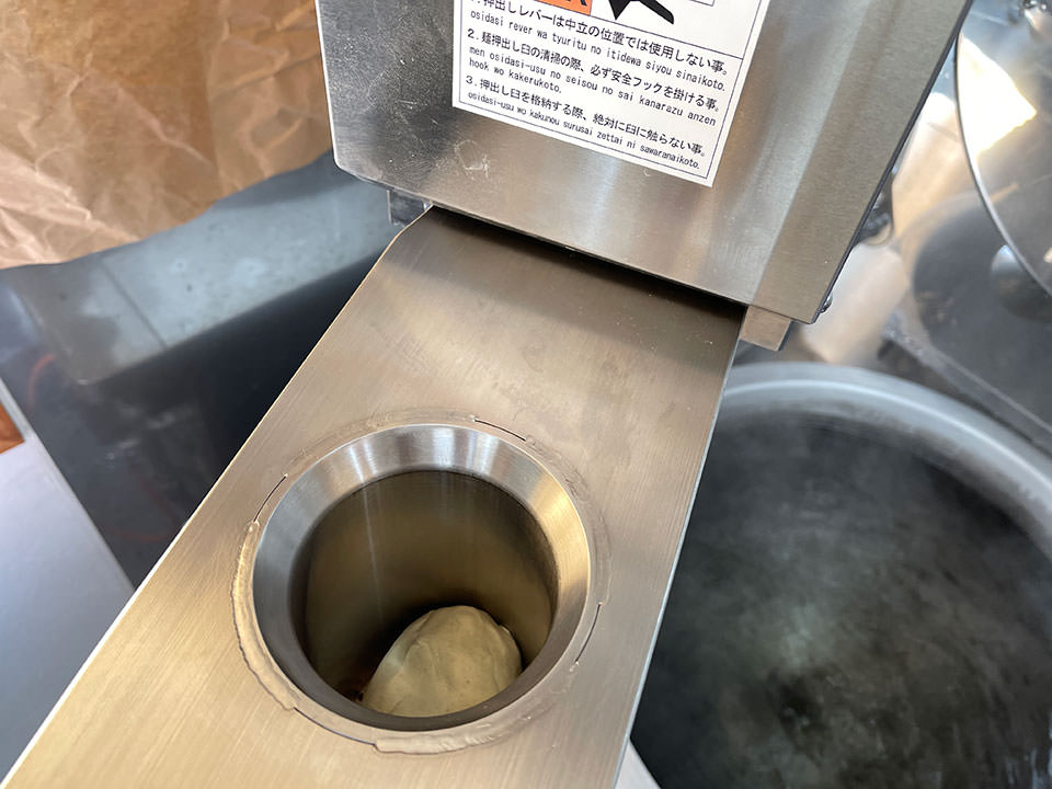 押出機にセット