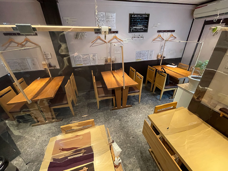 手打ち達吉店内